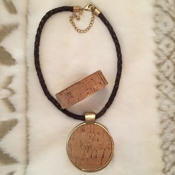 Chico’s Cork Necklace & Bracelet - Picture 3 of 6
